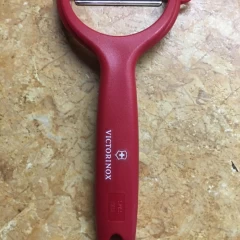 Овощечистка VICTORINOX 7.6079.1